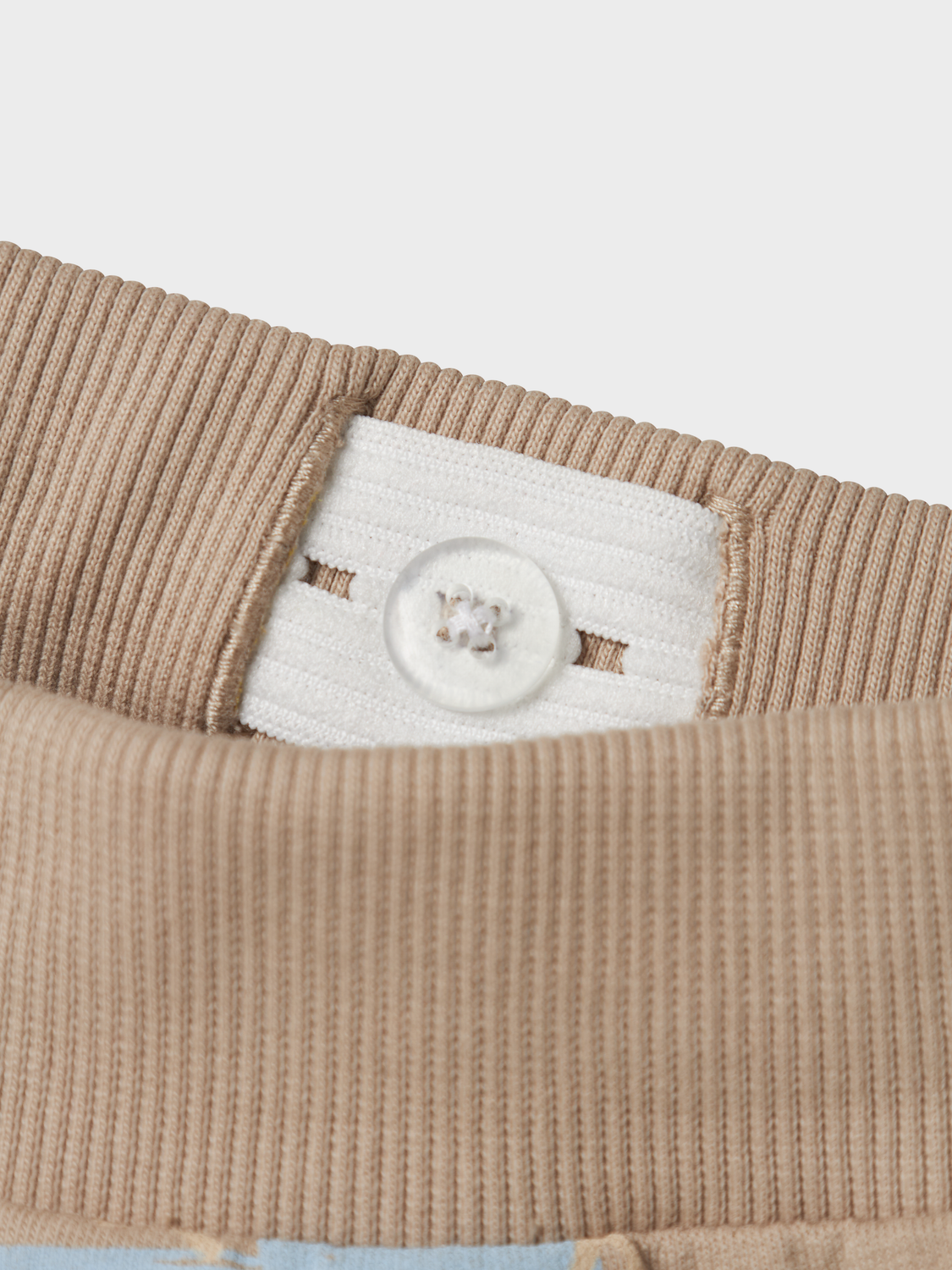 model_shot-front_full